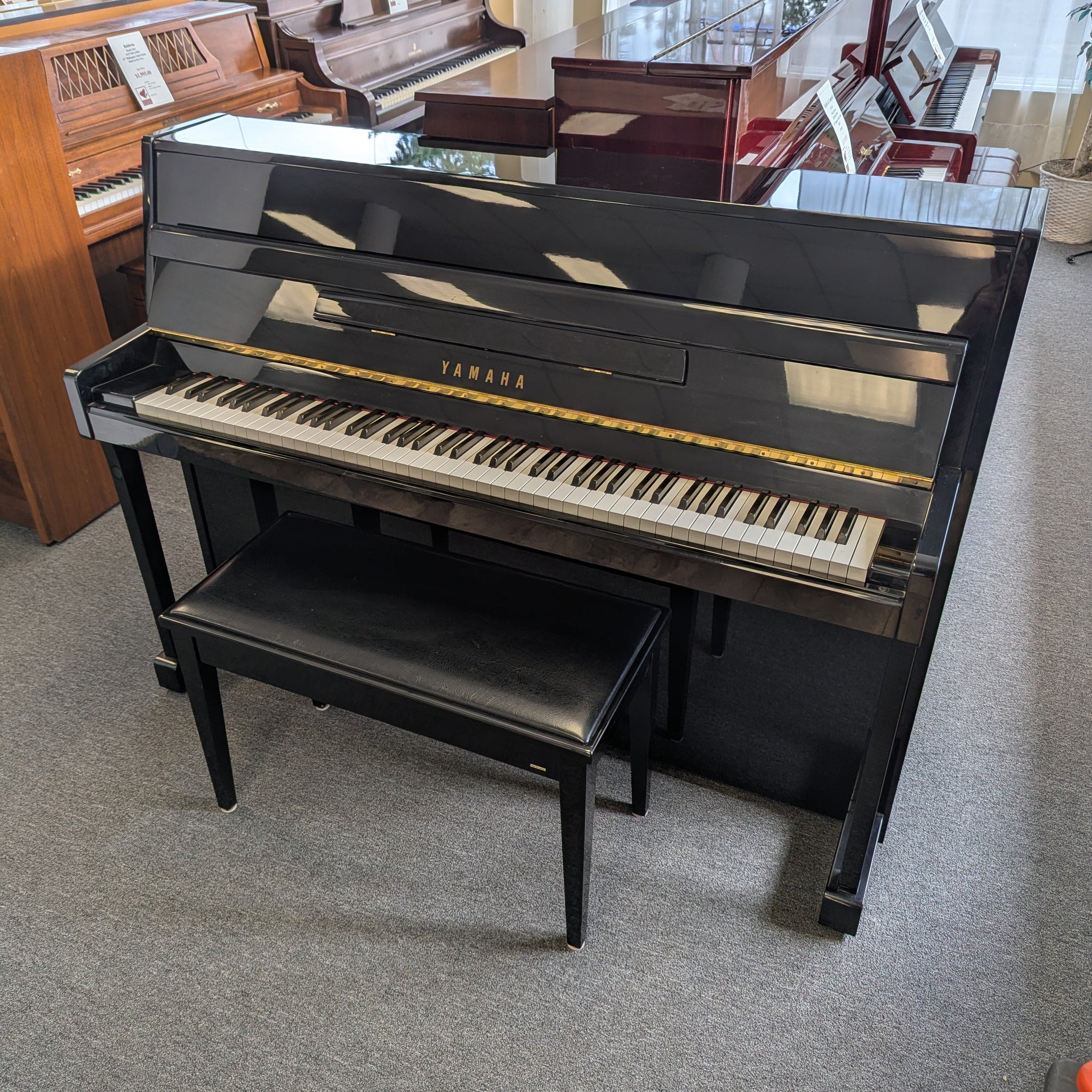 Yamaha M1B 43"